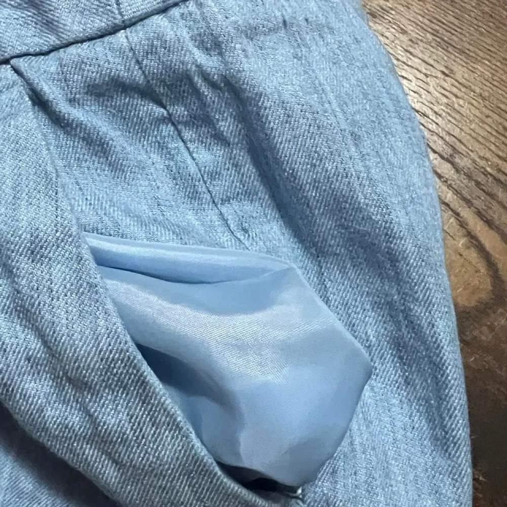 Banana Republic light blue linen shorts with thin vertical stripes 307.5